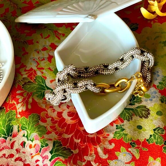 ♥️VINTAGE PAIR CHINOISERIE BONE WHITE FAN TRINKET DISHES GRAND MILLENNIAL DECOR - Picture 14 of 16